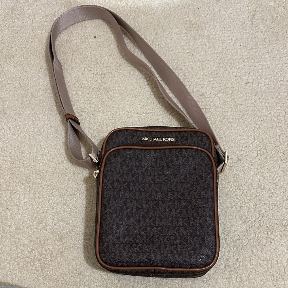 Michael Kors Jet Set Travel Medium Logo Crossbody Bag